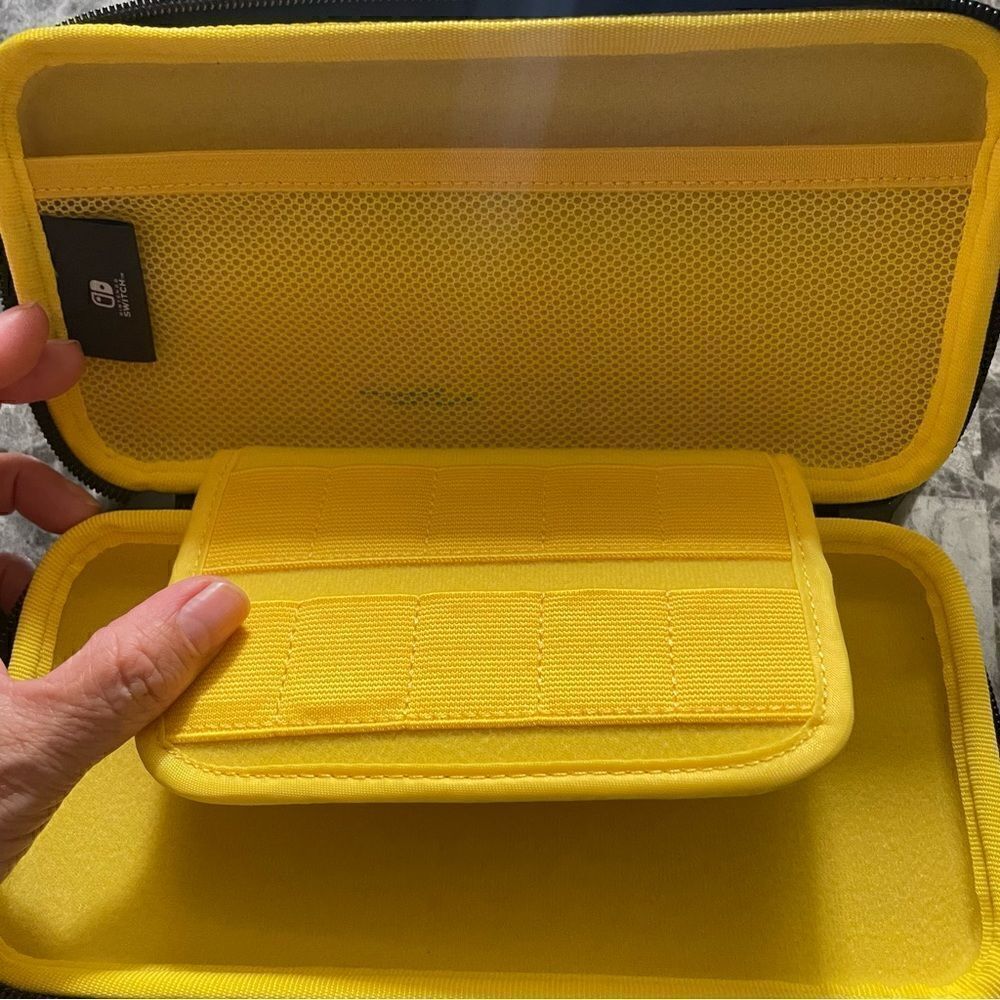 NINTENDO SWITCH CASE - Picture 6 of 6